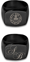 sceau du D&ocirc;me du Rocher ou initiales : bague (chevali&egrave;re) en acier inoxydable anodis&eacute; (couleur noire) personnalis&eacute;e par gravure laser