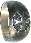 bague artisanale en argent : la croix des Templiers