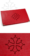 ''Croix occitane entrelac&eacute;e'', porte-ch&eacute;quier rouge (pour ch&eacute;quier avec talon haut, gravure sur la couverture)