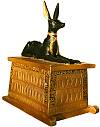 Anubis, prot&eacute;geant le coffret fun&eacute;raire (inspir&eacute; du tr&eacute;sor de Tout&acirc;nkhamon ; mod&egrave;le peint en dor&eacute; et noir)