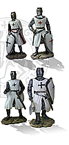 chevaliers crois&eacute;s (4 figurines-statuettes en r&eacute;sine peinte, dont un chevalier templier ; 12 cm)