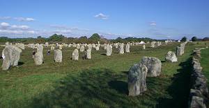 Alignement de menhirs &agrave; Carnac (Morbihan) - photographie : Philippe Contal, 2006