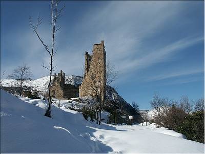 Le château de Miglos (Ariège), février 2003 (photographie : Philippe Contal)