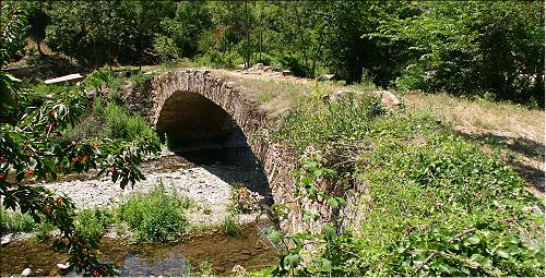 le pont romain, situé près de Caunes-Minervois, Aude, 11