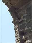 fenêtre romane (pilier)