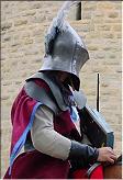 Guilhem de Minerve revêtu de son heaume