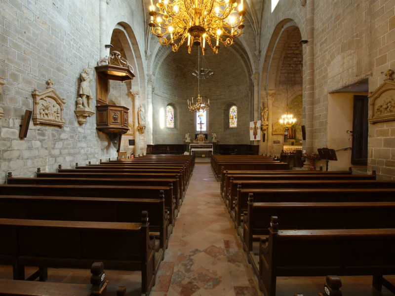 Intérieur de l'église de l'abbaye Saint-Hilaire (Aude ; photographie : Philippe Contal, 2016)