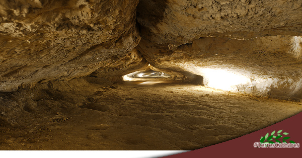 Grottes et goufres en #TerresCathares (photographie de la grotte de Lombrives, Ariège : Philippe Contal, 2017)