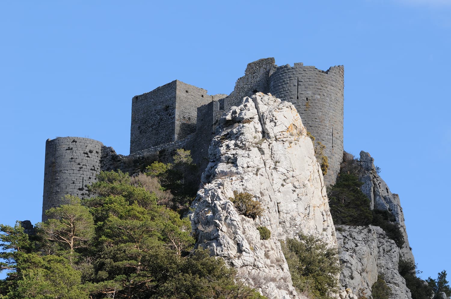 La citadelle de Puilaurens (Corbières, Aude), en vue aérienne par drone (photographie : Philippe Contal, 2011)